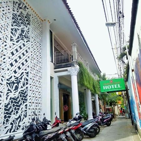 Malioboro Garden Hotel Джокьякарта Экстерьер фото