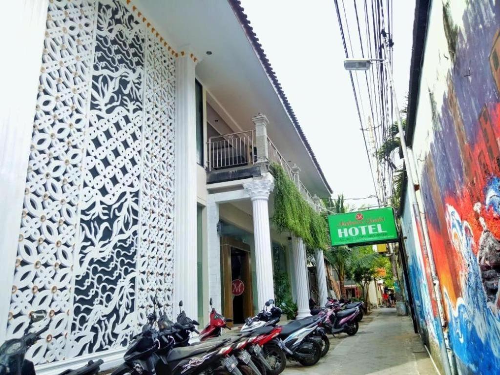 Malioboro Garden Hotel Джокьякарта Экстерьер фото