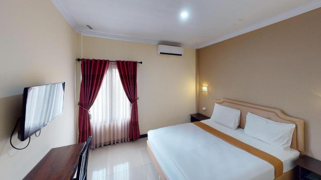 Malioboro Garden Hotel Джокьякарта Экстерьер фото