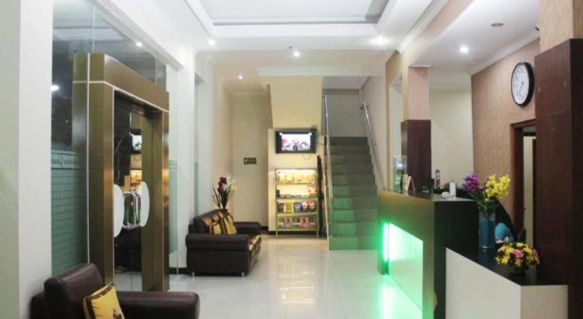 Malioboro Garden Hotel Джокьякарта Экстерьер фото
