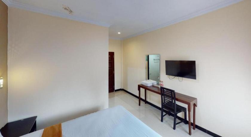 Malioboro Garden Hotel Джокьякарта Экстерьер фото