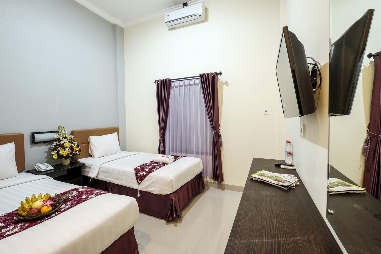 Malioboro Garden Hotel Джокьякарта Экстерьер фото