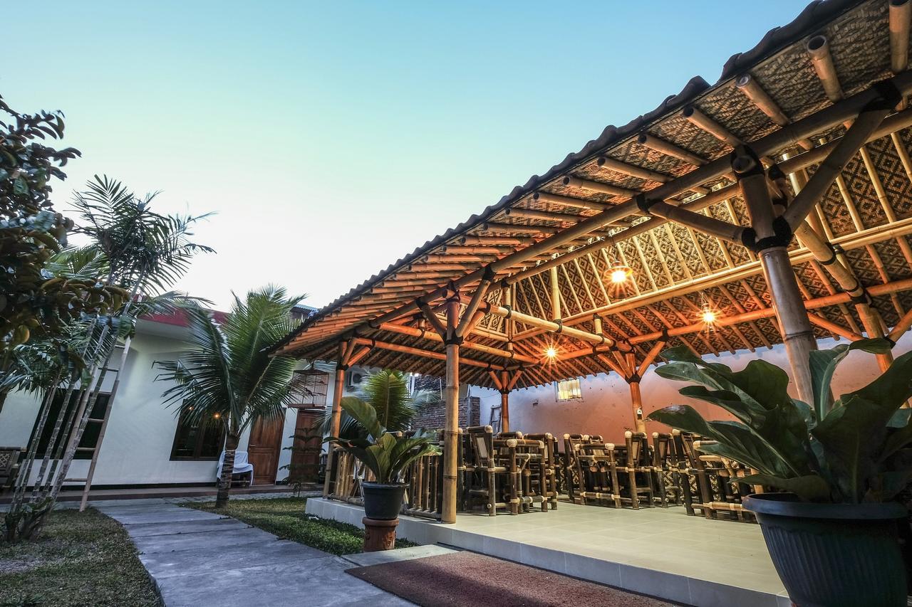 Malioboro Garden Hotel Джокьякарта Экстерьер фото
